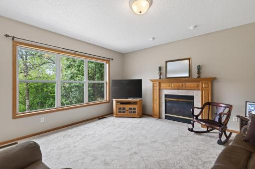 Large windows with lots of natural light.