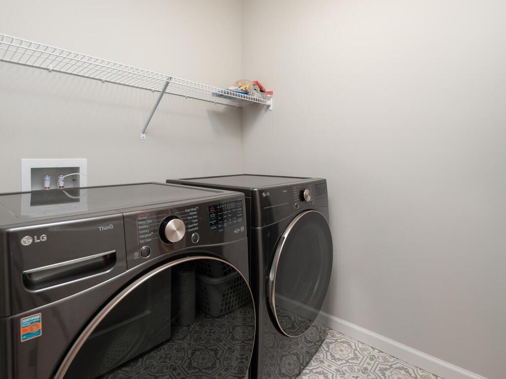 Upper level laundry