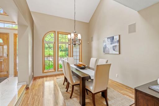 6210 Deerwood Circle N, Plymouth, MN 55442