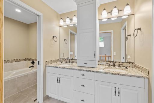 6210 Deerwood Circle N, Plymouth, MN 55442