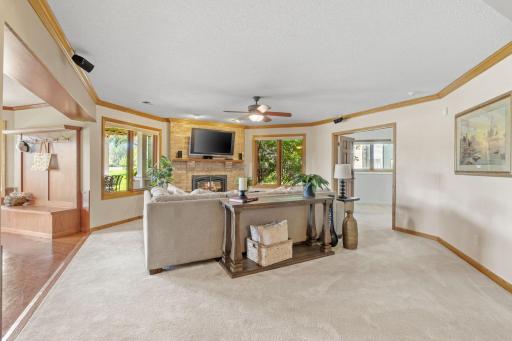 6210 Deerwood Circle N, Plymouth, MN 55442