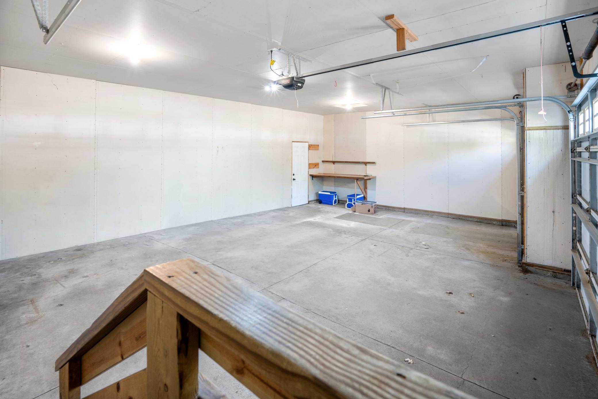 20260520_615_OakwoodDrive_StCloud_Interior_20.jpg