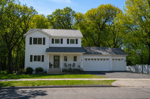 615 Oakwood Drive, Saint Cloud, MN 56304