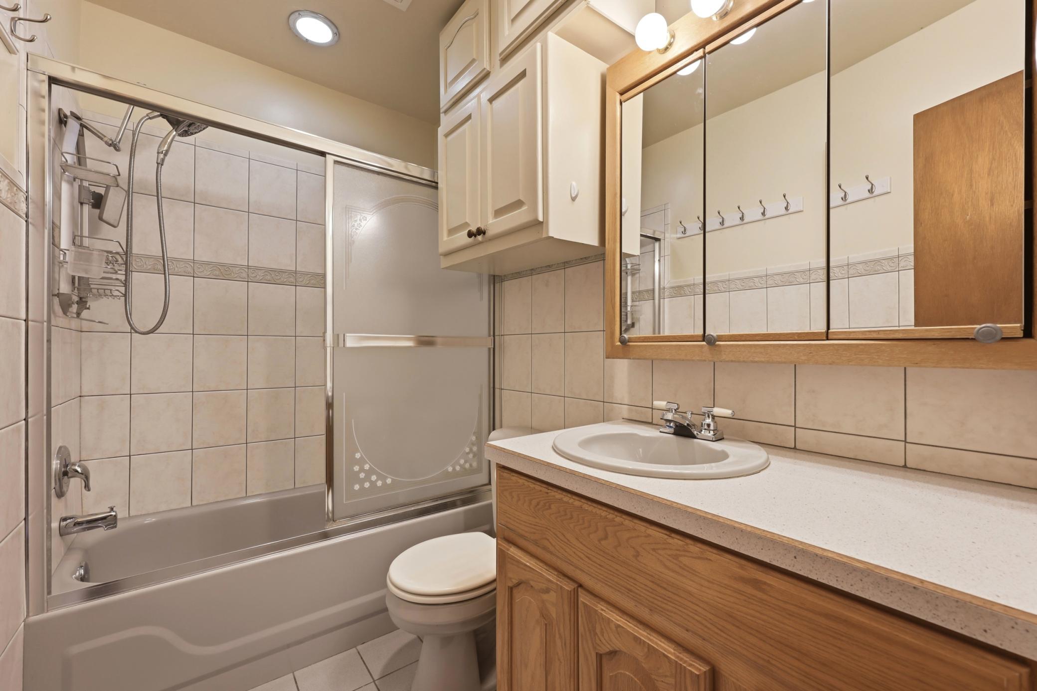 Full Bath Main