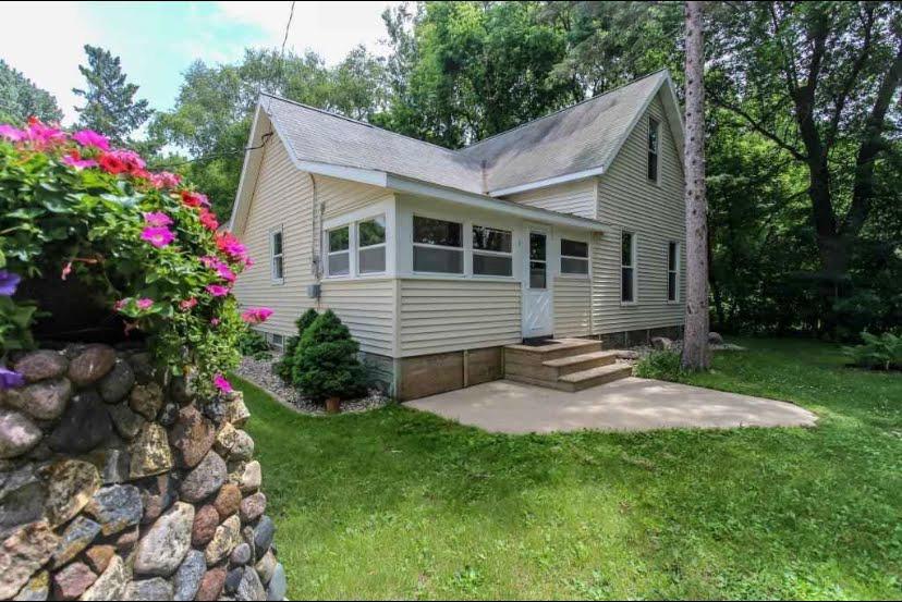 Lake Victoria Cabin - Exterior.jpg