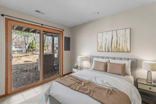 44-web-or-mls-8405 137th Ct-196_Final.jpg
