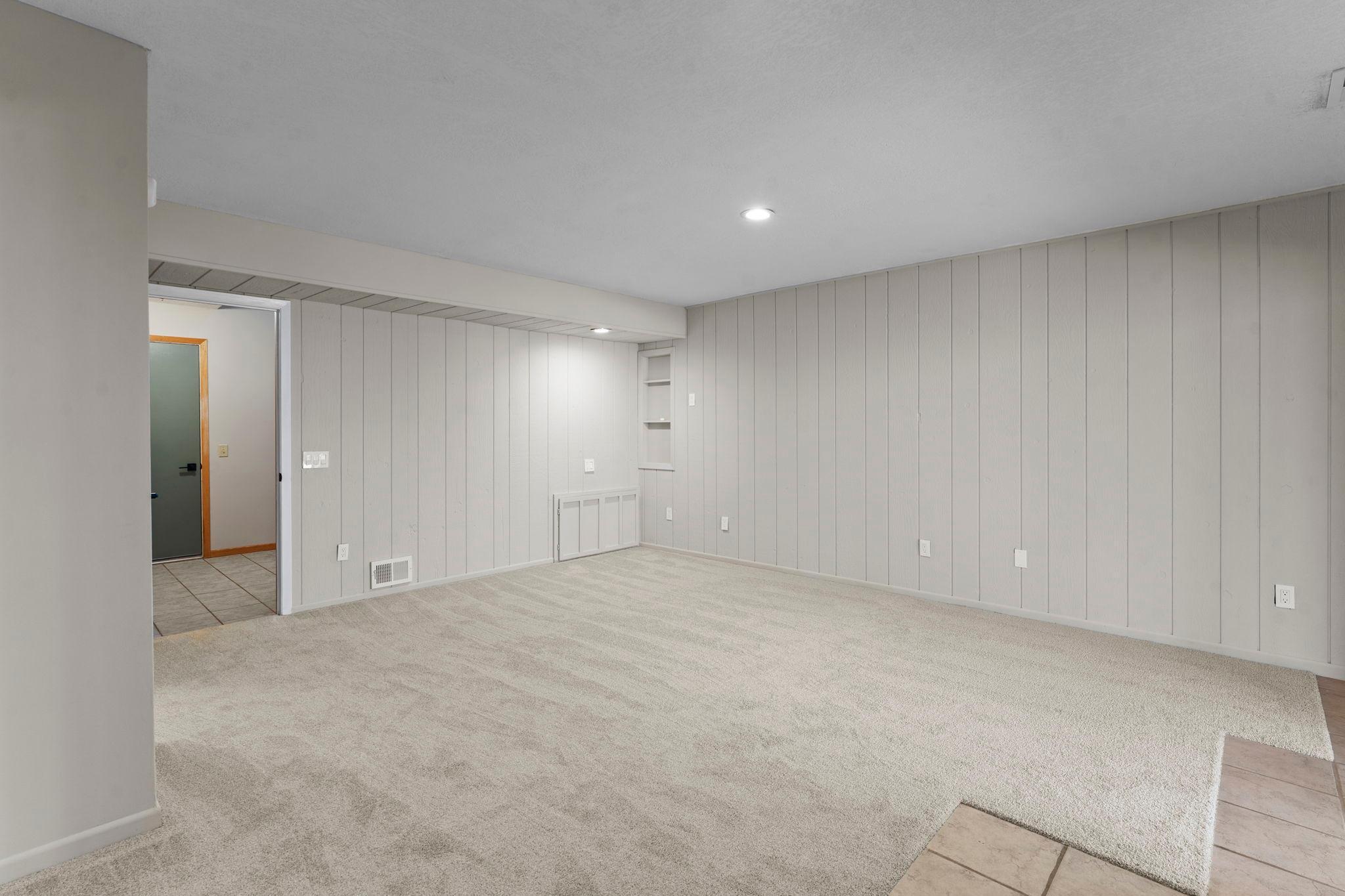 37-web-or-mls-8405 137th Ct-186.jpg