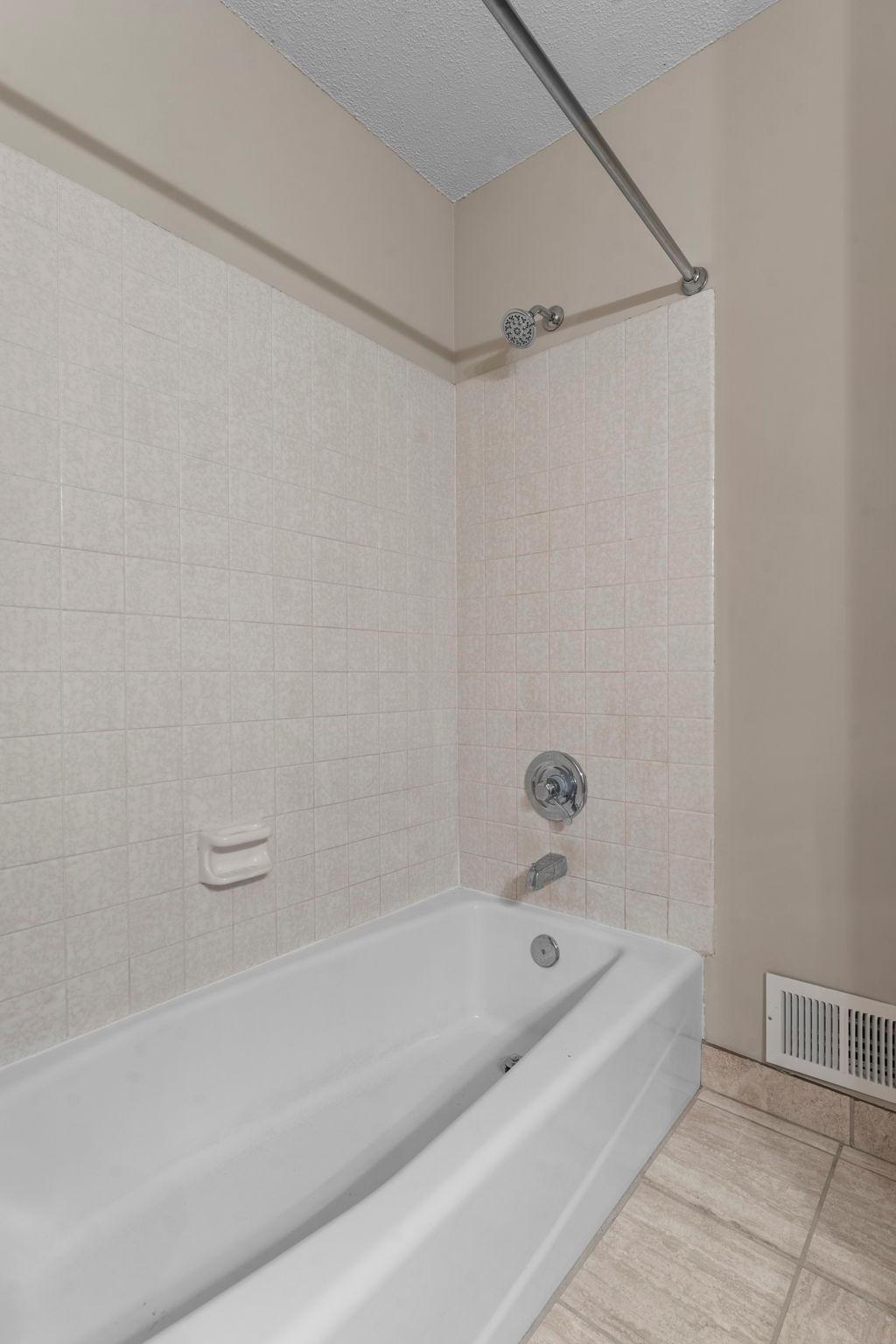 36-web-or-mls-8405 137th Ct-166.jpg