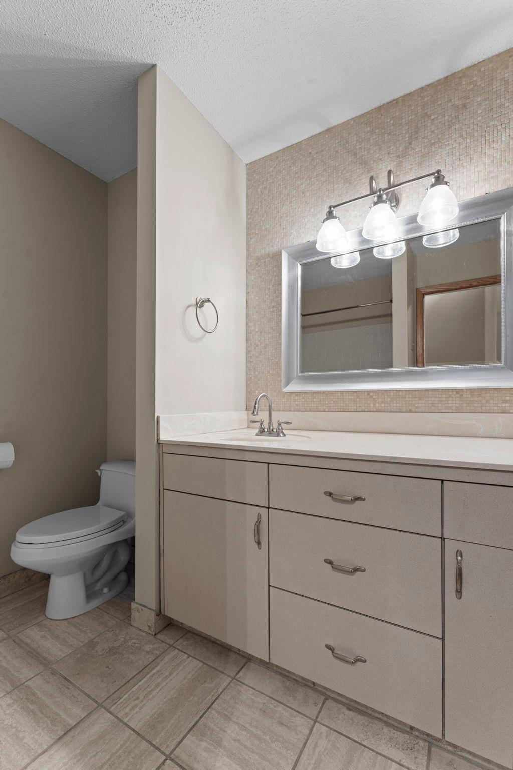 Upper level Bath