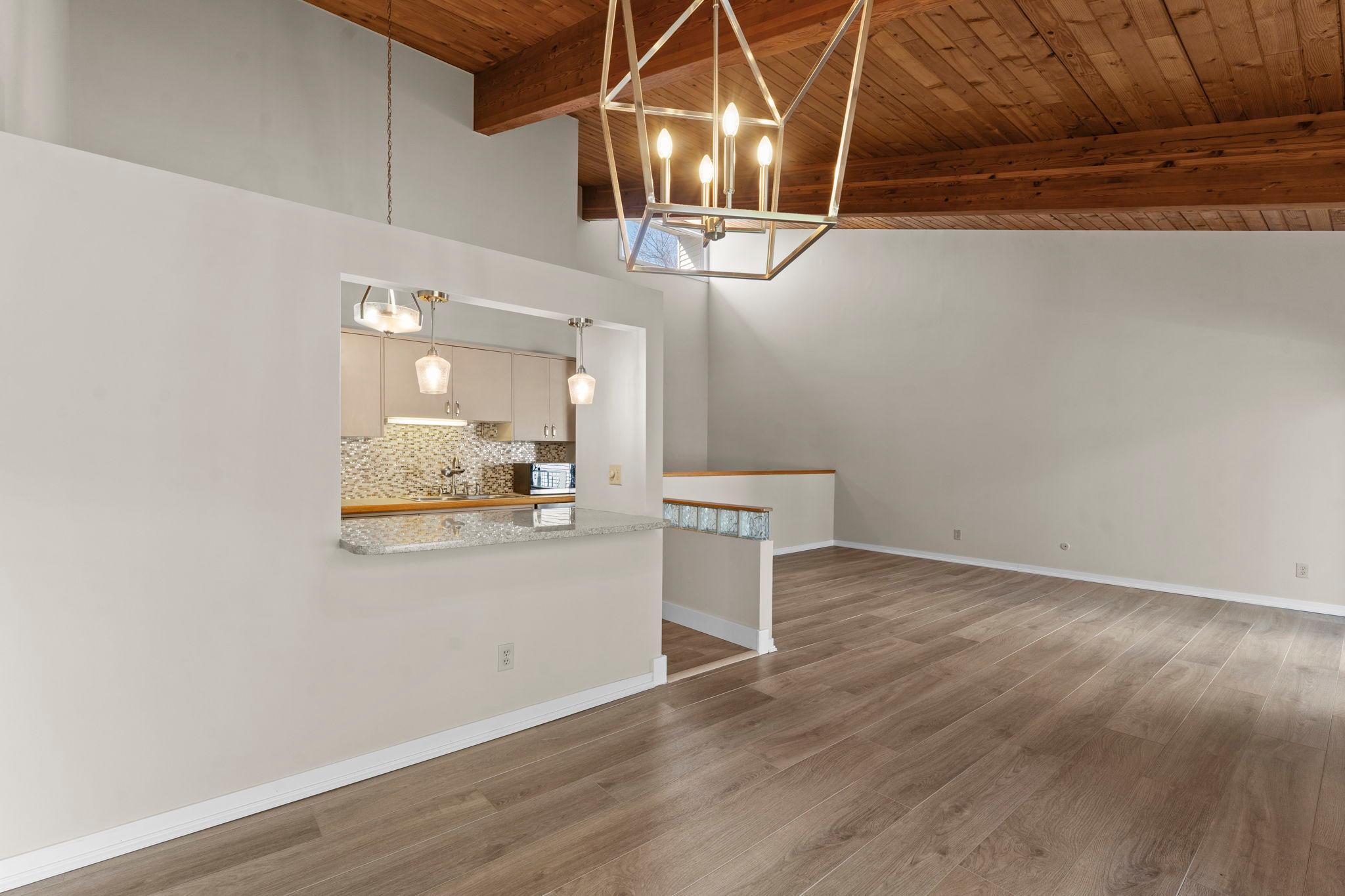 25-web-or-mls-8405 137th Ct-111.jpg