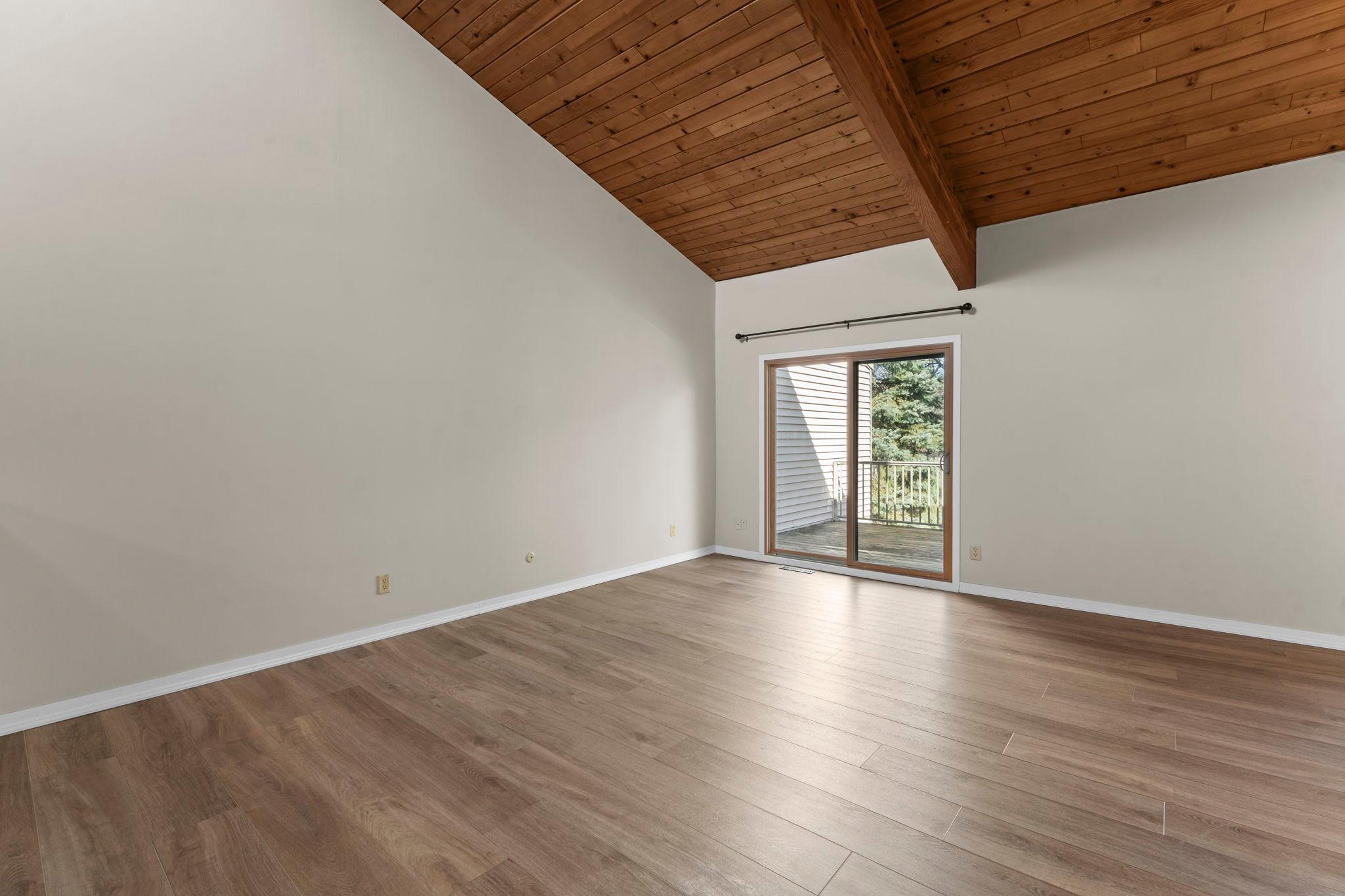 20-web-or-mls-8405 137th Ct-86.jpg
