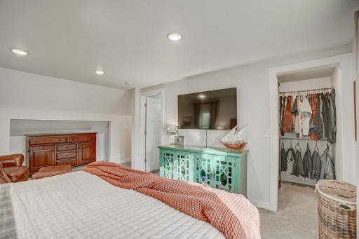 7949 Stillwater Boulevard N, Oakdale, MN 55128