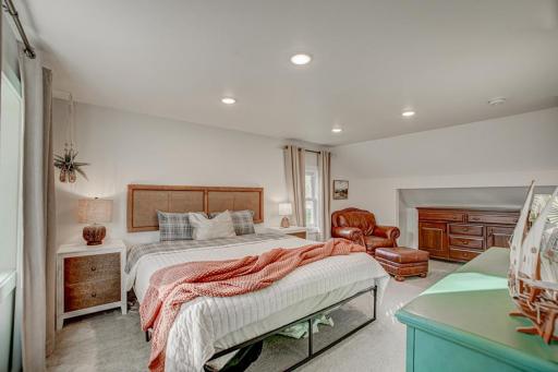 7949 Stillwater Boulevard N, Oakdale, MN 55128