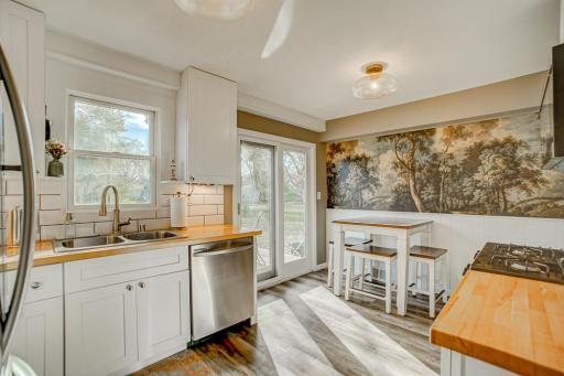 7949 Stillwater Boulevard N, Oakdale, MN 55128