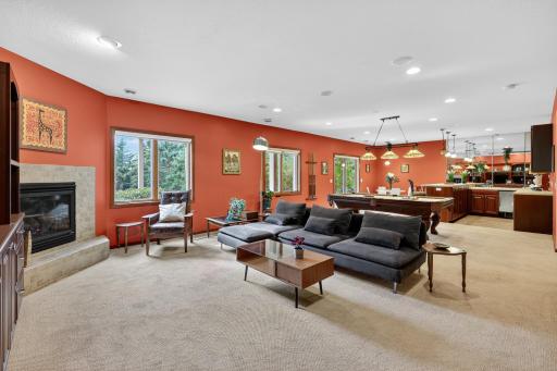 10741 Hawthorn Trail, Woodbury, MN 55129