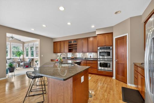 10741 Hawthorn Trail, Woodbury, MN 55129