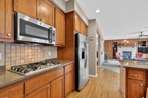 10741 Hawthorn Trail, Woodbury, MN 55129
