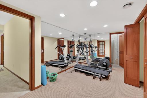 10741 Hawthorn Trail, Woodbury, MN 55129