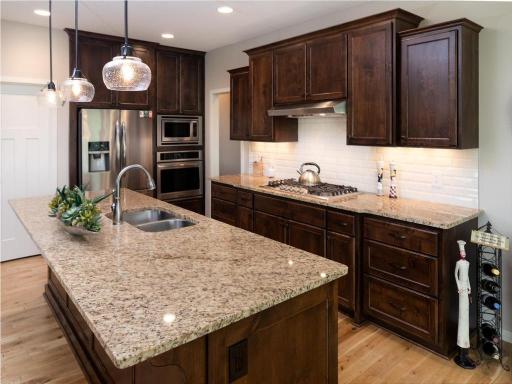 14294 Shore Crest Drive NW, Prior Lake, MN 55372