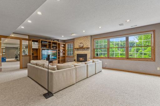 16943 Candlewood Parkway, Eden Prairie, MN 55347