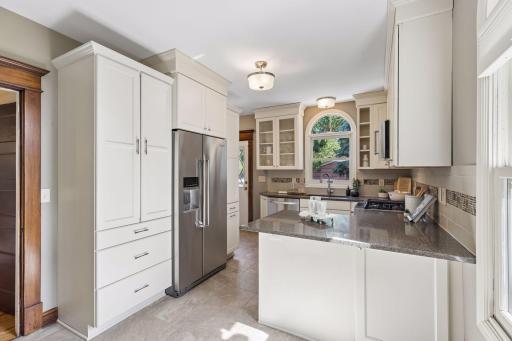 1377 Grand Avenue, Saint Paul, MN 55105