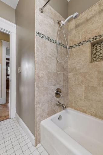 1377 Grand Avenue, Saint Paul, MN 55105