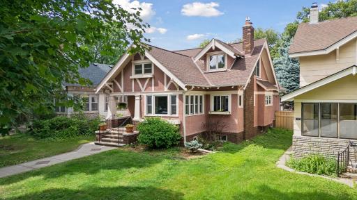 1377 Grand Avenue, Saint Paul, MN 55105