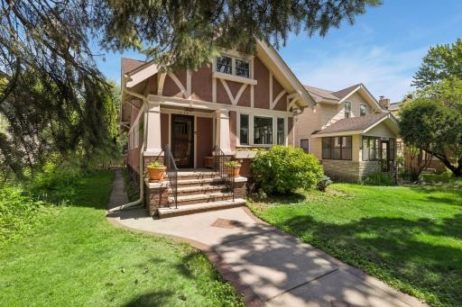 1377 Grand Avenue, Saint Paul, MN 55105