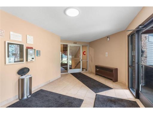 2009 E 122nd Street, C8, Burnsville, MN 55337