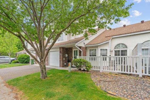 Your search ends here. Darling lovingly cared for 1 owner townhome since new