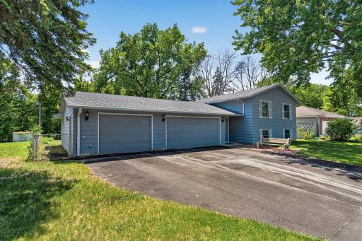 2425 80th Avenue N, Minneapolis, MN 55444