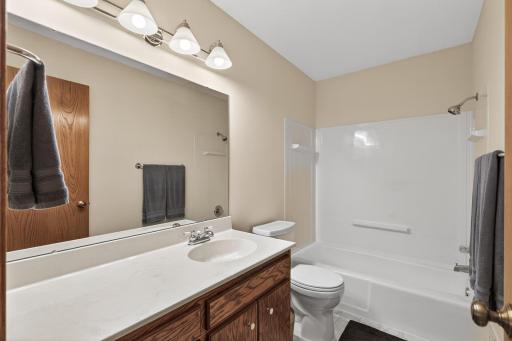 2425 80th Avenue N, Minneapolis, MN 55444