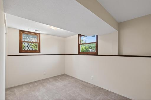 2425 80th Avenue N, Minneapolis, MN 55444