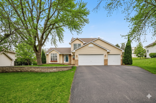 392 Pendryn Hill Curve, Saint Paul, MN 55125