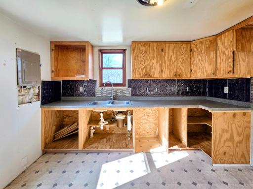 418 Main Street E, Detroit Lakes, MN 56501