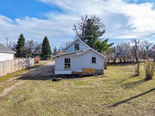 418 Main Street E, Detroit Lakes, MN 56501