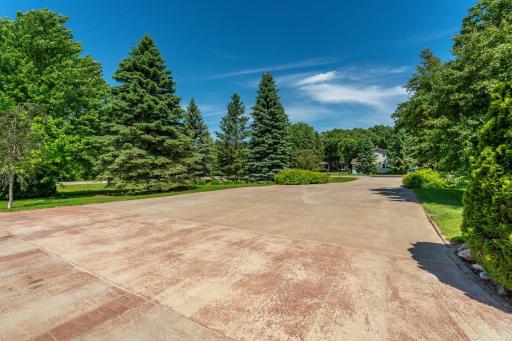 1043 Woodland Loop, Fergus Falls, MN 56537