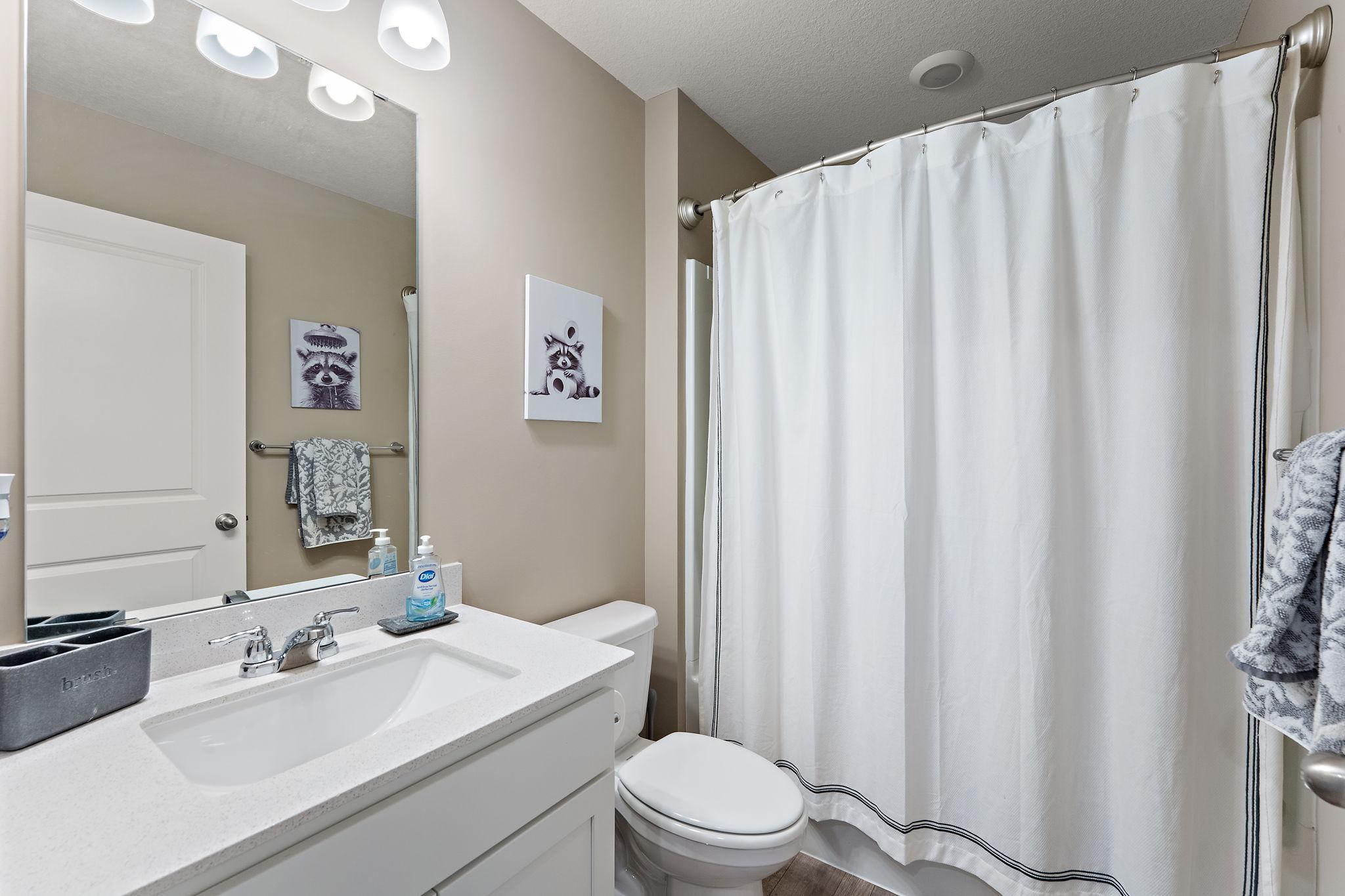 Upper Level Full Bath