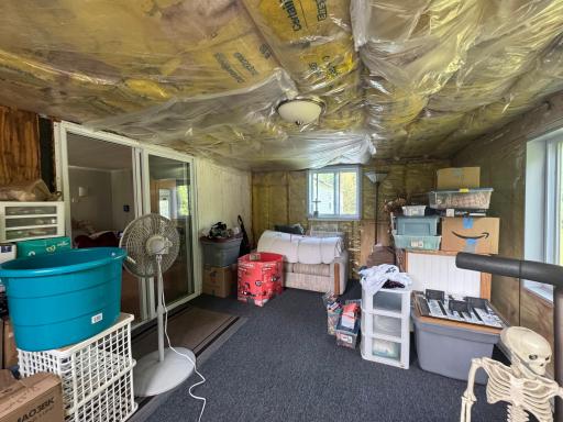 3 season Room