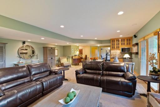 15335 Big Horn Pass NW, Prior Lake, MN 55372