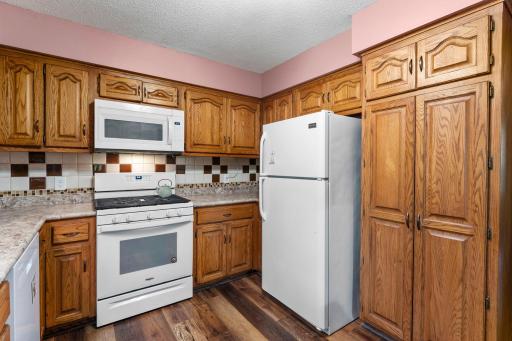 22-web-or-mls-7636 Aladdin Ave NW-188.jpg