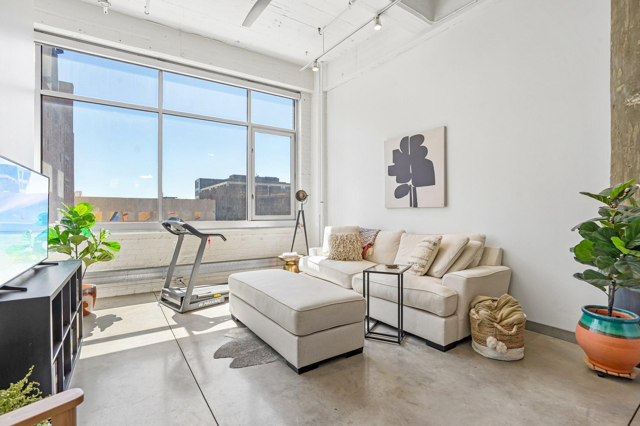 1-web-or-mls-Washington Ave 501-S1405-001.jpg