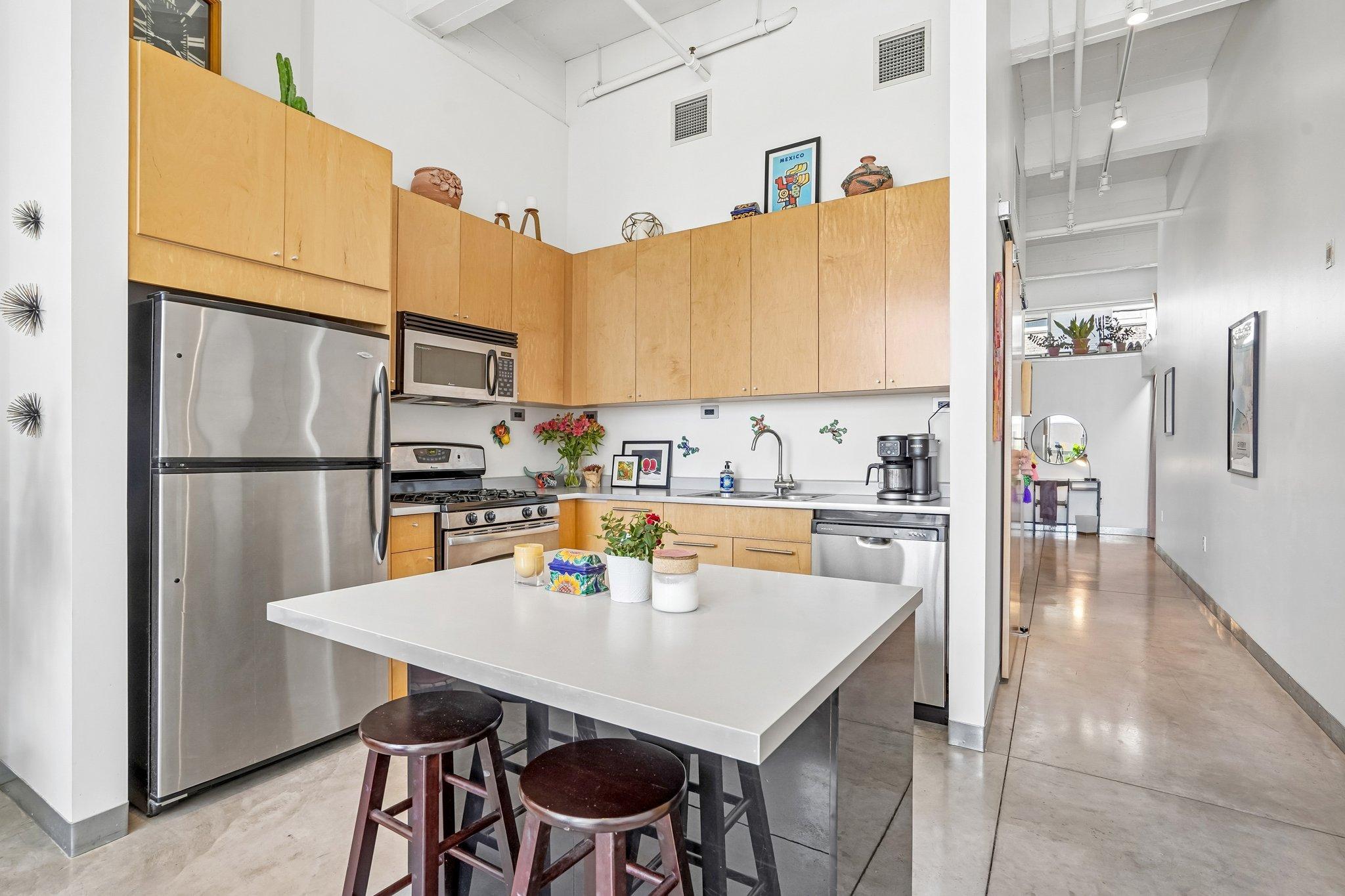 6-web-or-mls-Washington Ave 501-S1405-009.jpg