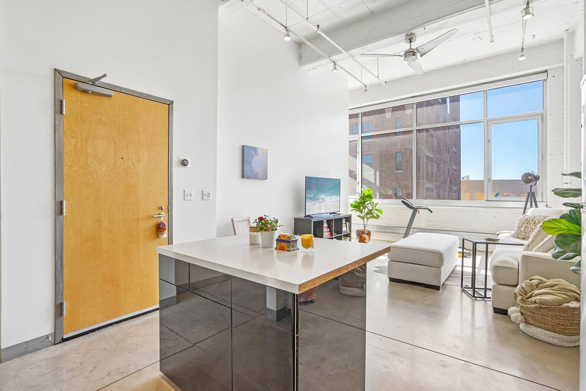 5-web-or-mls-Washington Ave 501-S1405-007.jpg