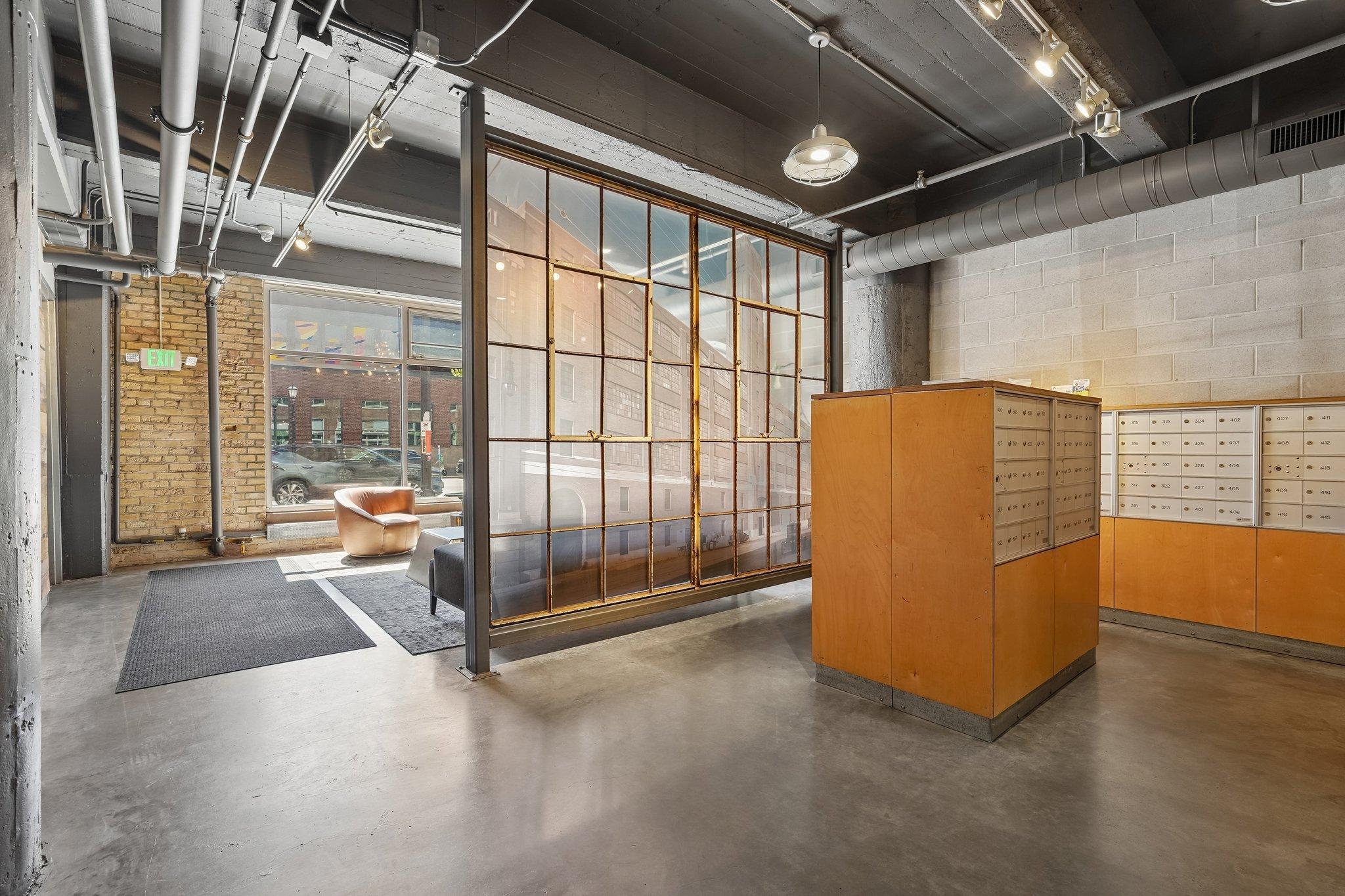 17-web-or-mls-Washington Ave 501-1405-907.jpg