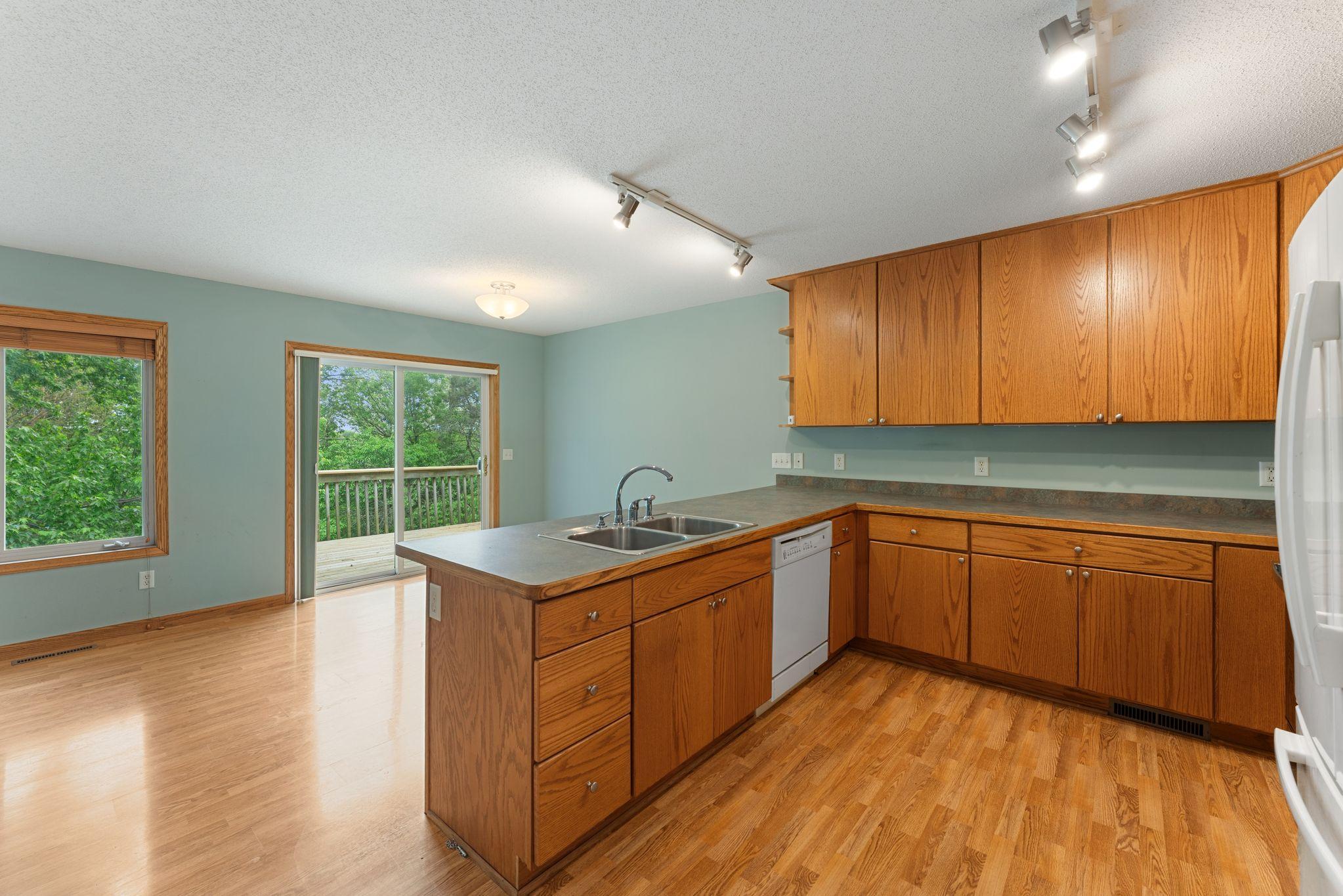 Kitchen/Dining Area