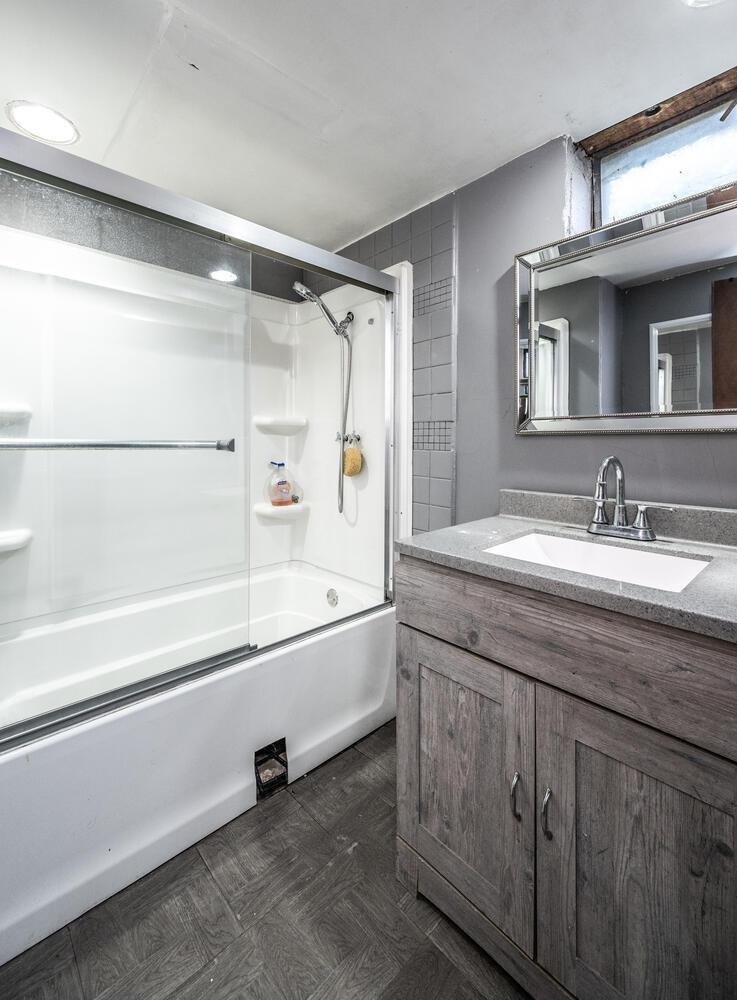 25 - 351 E 97th 12 St Minneapolis-large-029-011-Bathroom-738x1000-72dpi.jpg