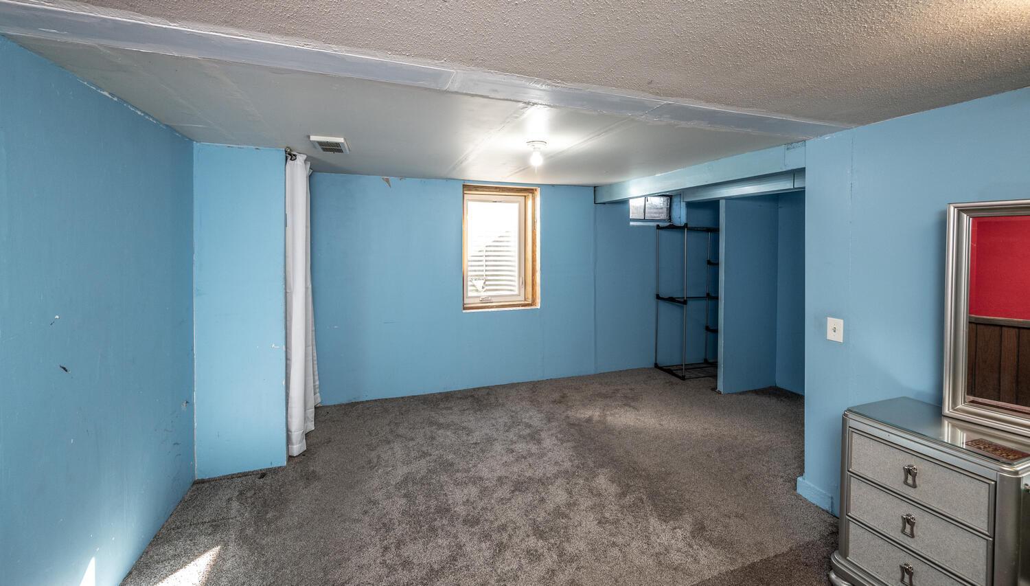 23 - 351 E 97th 12 St Minneapolis-large-028-005-Bedroom 3-1500x853-72dpi.jpg