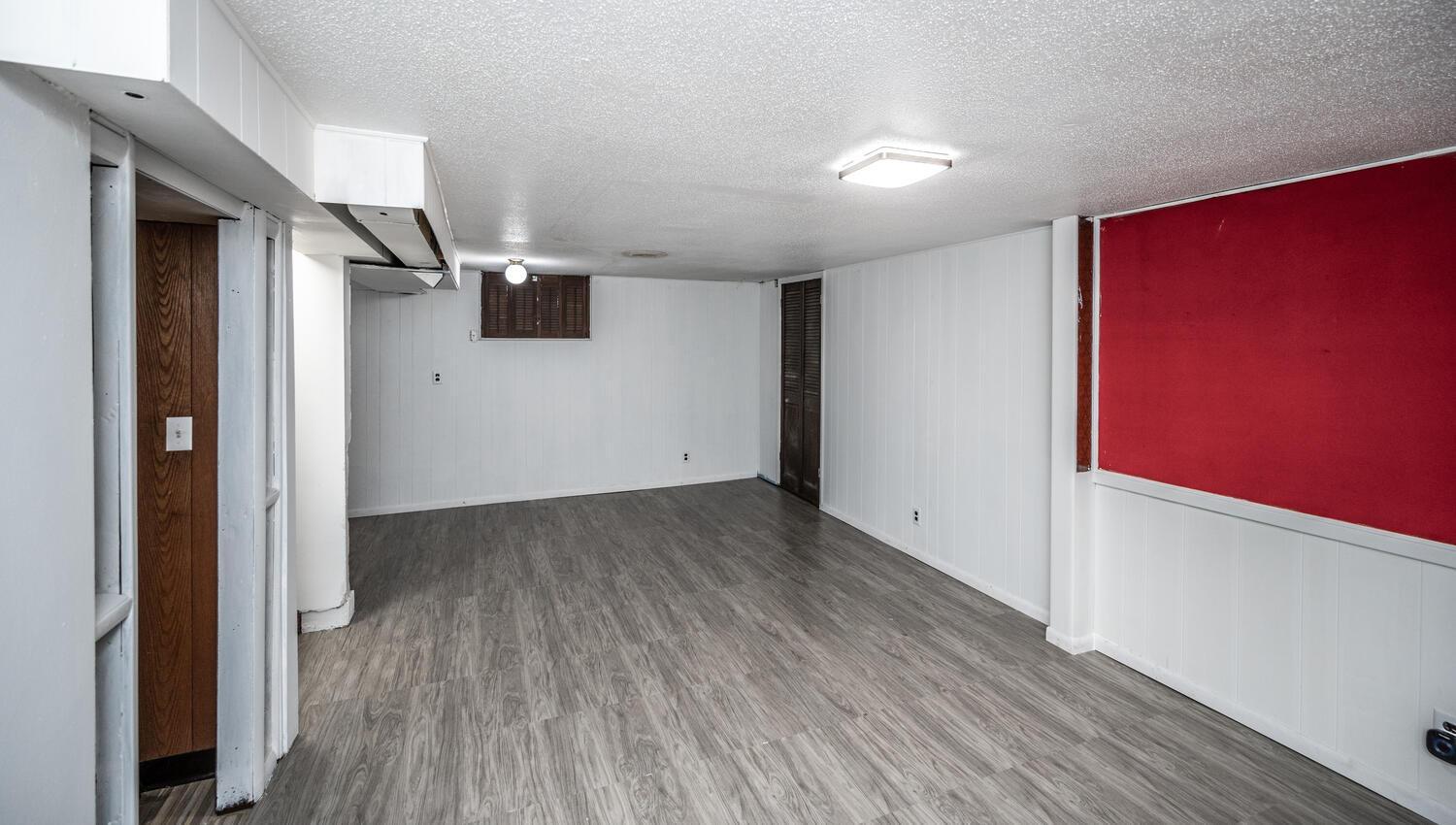 22 - 351 E 97th 12 St Minneapolis-large-026-004-Family Room-1500x851-72dpi.jpg