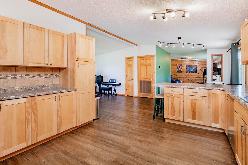 Kitchen Main Level